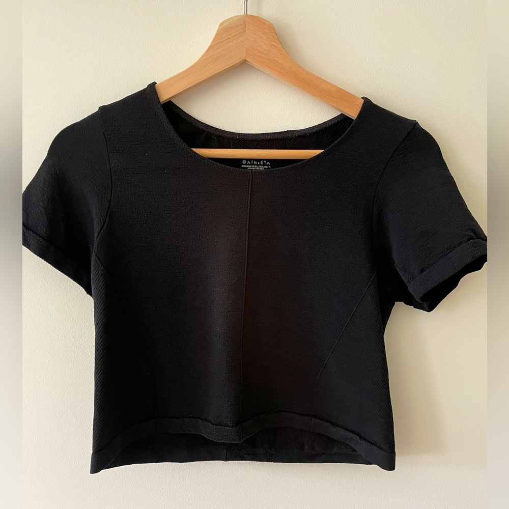 Athleta Powervita crop top tee / rashguard Medium